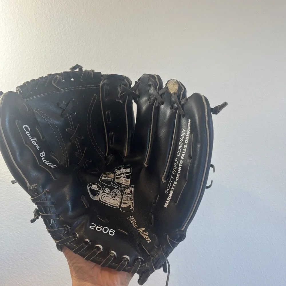 Louisville Slugger The Softballer Softball Glove Leather HBG9 - 13.5